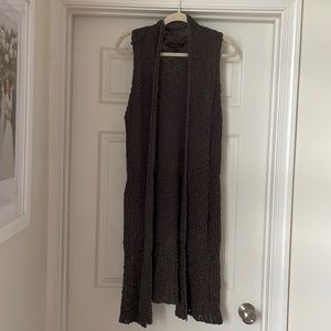Long gray, short sleeve cardigan. Size L.